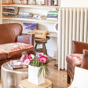 Boutique La Feline Blanche Hotel